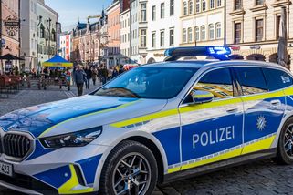 Útočník na nádraží v bavorském Rosenheimu ubodal britskou občanku - Echo24.cz